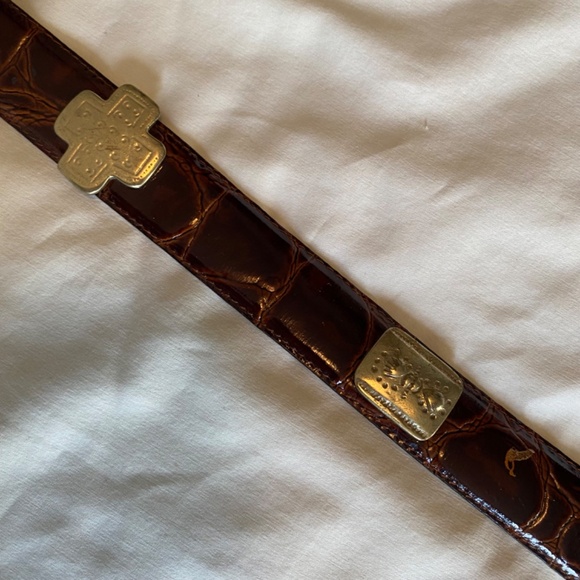 Vintage Faux Croc Dk Brown Brushed Gold Buckle & Conchos Belt, Small, Like New - Picture 7 of 9